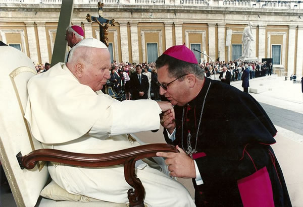 Dom Fernando Rifan e São João Paulo II